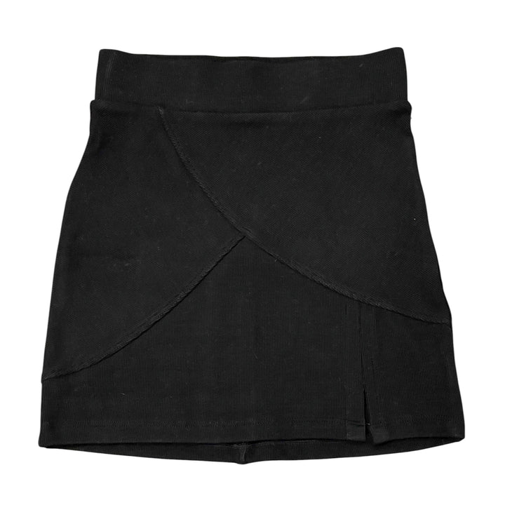 Black Ribbed Mini-Skirt by Tenly