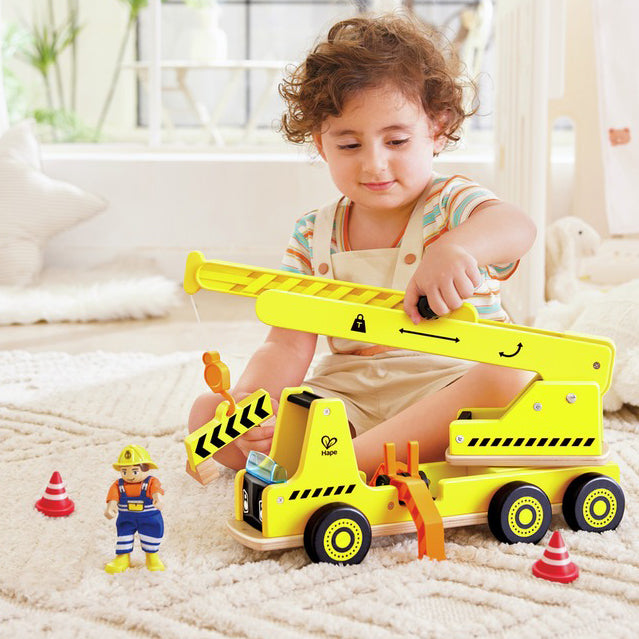 Mobile Crane & Construction Set by Hape